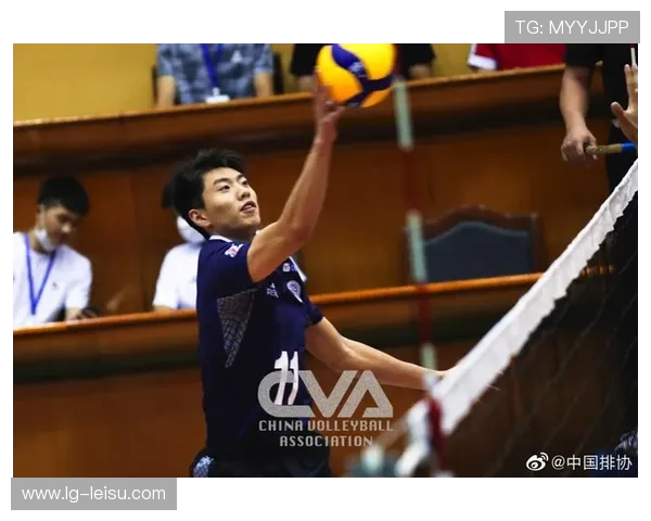 蒋圣龙挑球造点，吴曦主罚命中扩大比分